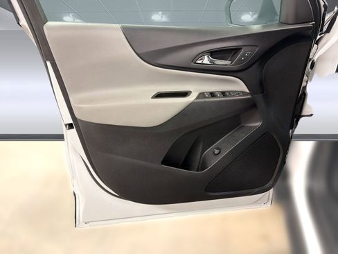 Used 2022 Chevrolet Equinox LT FWD image 22