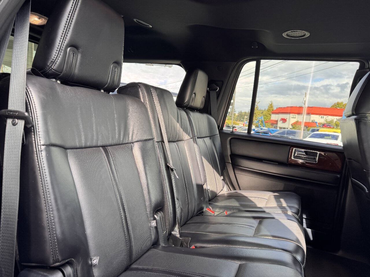 Used 2017 Lincoln Navigator Select RWD image 20