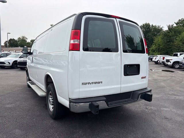 Used 2025 GMC Savana 2500 w/ Driver Convenience Package RWD image 3