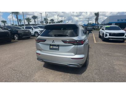 Used 2025 Mitsubishi Outlander SE