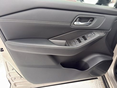 Certified 2025 Nissan Rogue SL image 13