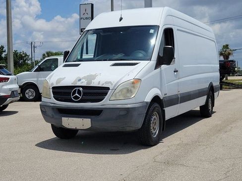 Used 2013 Mercedes-Benz Sprinter 2500 image 3