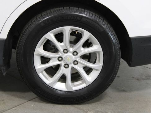 Used 2020 Chevrolet Equinox LT FWD image 16