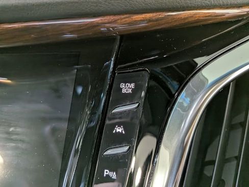 Used 2017 Cadillac Escalade ESV Premium Luxury image 36