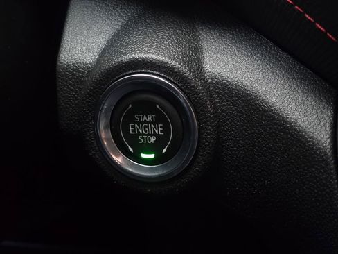 Used 2021 Chevrolet TrailBlazer RS image 35