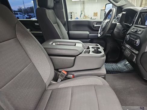 Used 2024 Chevrolet Silverado 2500 Custom w/ Custom Value Package image 10