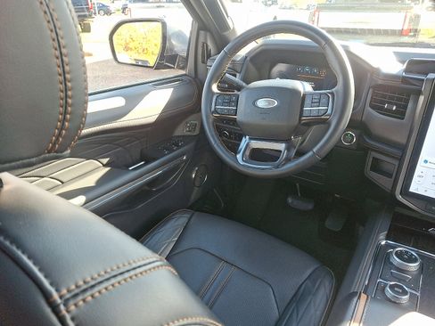 Certified 2024 Ford Expedition Platinum image 14