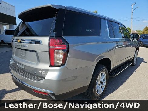 Used 2023 Chevrolet Suburban LT image 7