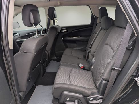 Used 2015 Dodge Journey SXT w/ Flexible Seating Group image 11