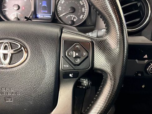 Used 2016 Toyota Tacoma TRD Sport w/ Towing Package RWD image 22