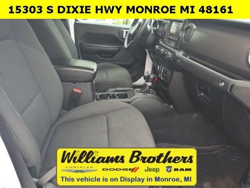 Certified 2023 Jeep Gladiator Sport image 30