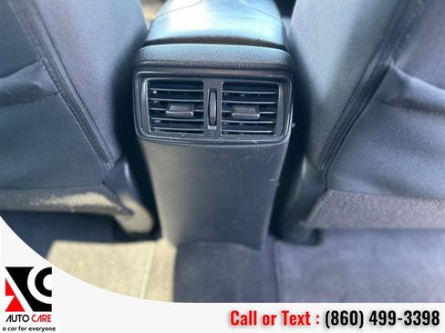 Used 2020 Nissan Rogue SV image 11