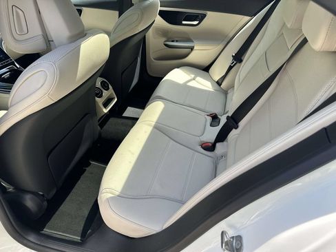 Used 2025 Mercedes-Benz C 300 4MATIC Sedan image 13