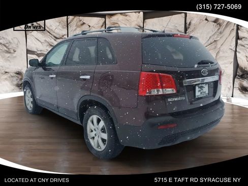 Used 2013 Kia Sorento LX w/ Convenience Pkg AWD/4WD image 7