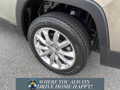 Used 2017 Jeep Cherokee Limited image 29