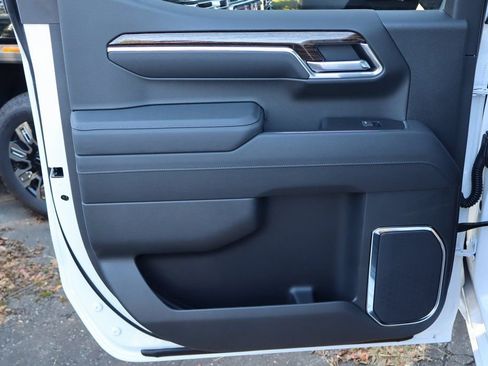 New 2026 GMC Sierra 1500 SLE w/ X31 Off-Road Package image 18