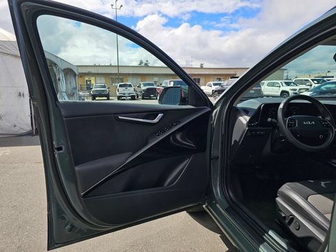 Used 2025 Kia Niro Wind w/ Wind Preserve Package FWD image 18