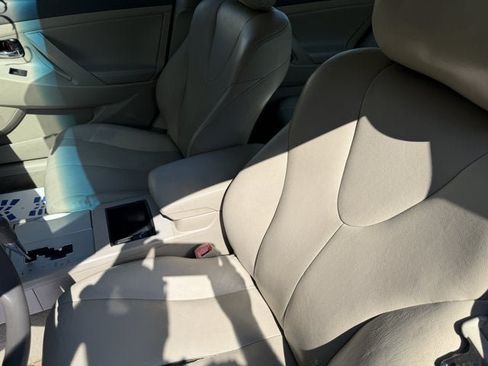 Used 2009 Toyota Camry LE FWD image 15