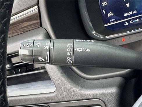 Used 2022 Chevrolet Tahoe LT w/ Luxury Package image 33