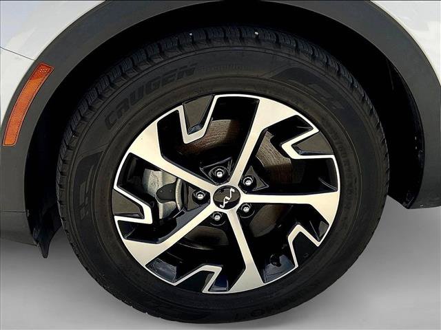Used 2024 Kia Sportage EX FWD image 8