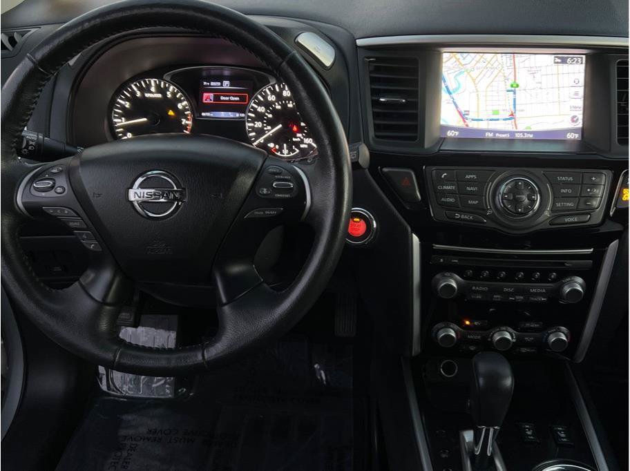 Used 2019 Nissan Pathfinder SV w/ SV Tech Package AWD/4WD image 12