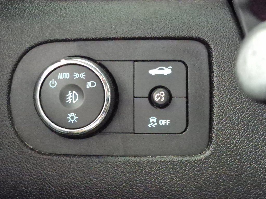 Used 2012 Chevrolet Impala LTZ FWD image 18