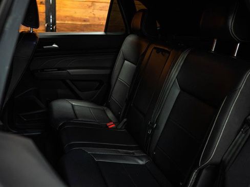 Used 2021 Volkswagen Atlas Cross Sport SE image 9