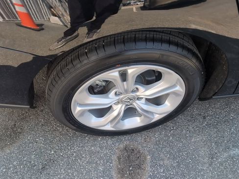 Certified 2025 Honda Accord LX image 10