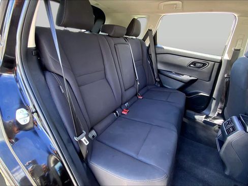 Used 2024 Nissan Rogue S FWD image 19