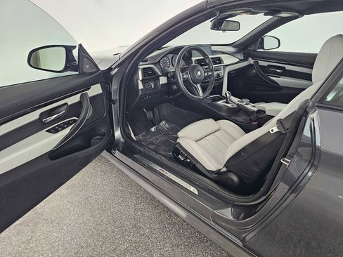 Used 2020 BMW M4 Convertible w/ M Driver's Package image 15