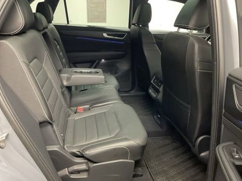 Used 2024 Volkswagen Atlas Cross Sport SEL R-Line image 27