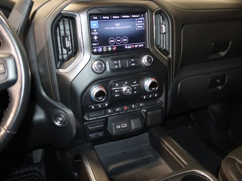 Used 2022 GMC Sierra 1500 AT4 image 48