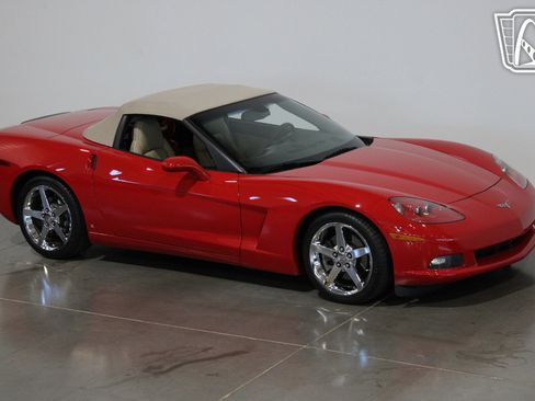 Used 2007 Chevrolet Corvette Convertible w/ Preferred Equipment Group image 6