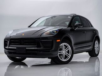 Certified 2025 Porsche Macan video 1