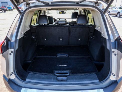 Used 2023 Nissan Rogue Platinum w/ Platinum Premium Package FWD image 12
