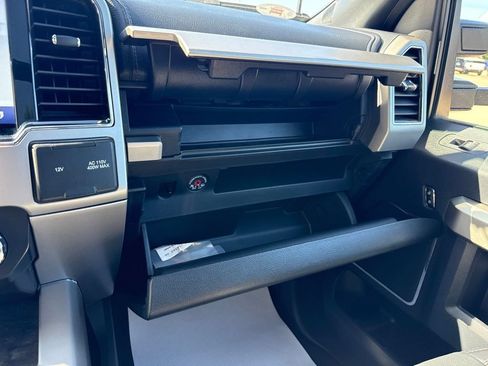 Used 2022 Ford F250 Lariat w/ Black Appearance Package AWD/4WD image 26