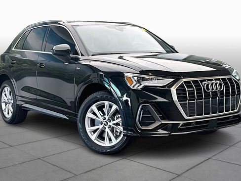 Used 2023 Audi Q3 2.0T Premium w/ Convenience Package image 2