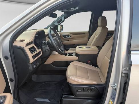 Used 2023 Chevrolet Suburban Premier AWD/4WD image 12