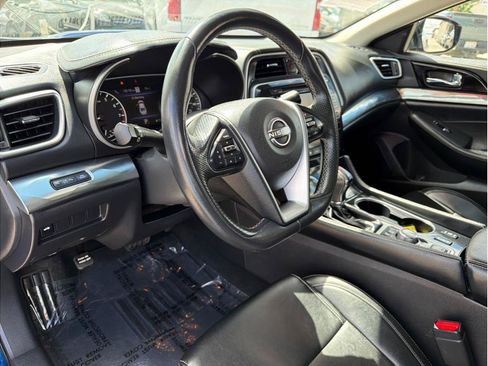 Used 2023 Nissan Maxima SV w/ Floor Mat Group FWD image 6