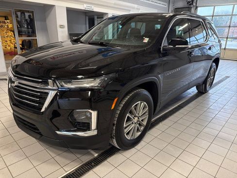 Used 2023 Chevrolet Traverse LT image 7