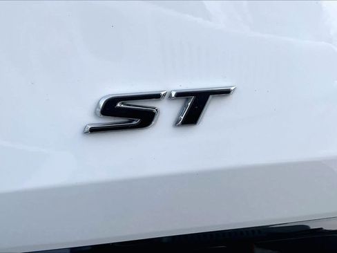 Used 2025 Buick Encore GX Sport Touring w/ Advanced Technology Package image 9