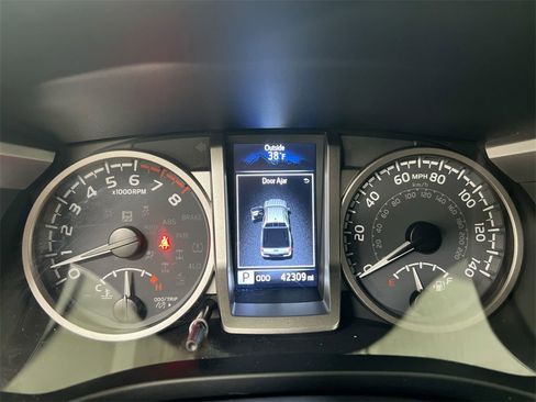 Used 2023 Toyota Tacoma SR5 image 12