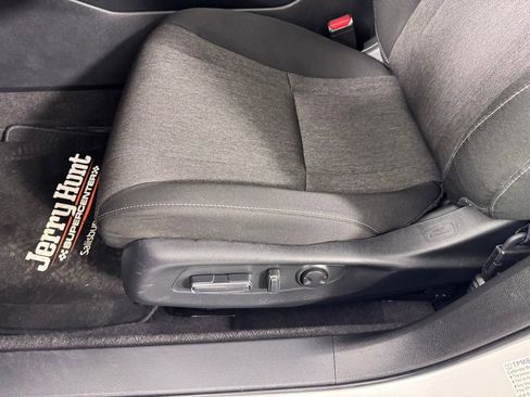 Used 2025 Honda Accord SE image 12