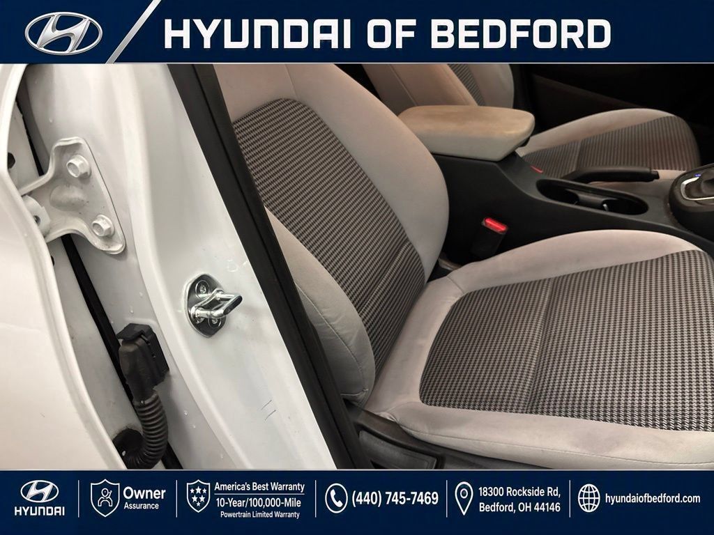 Used 2023 Hyundai Kona SE w/ Cargo Package AWD/4WD image 24