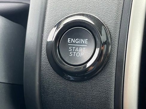 Used 2025 Ford Expedition Active AWD/4WD image 19