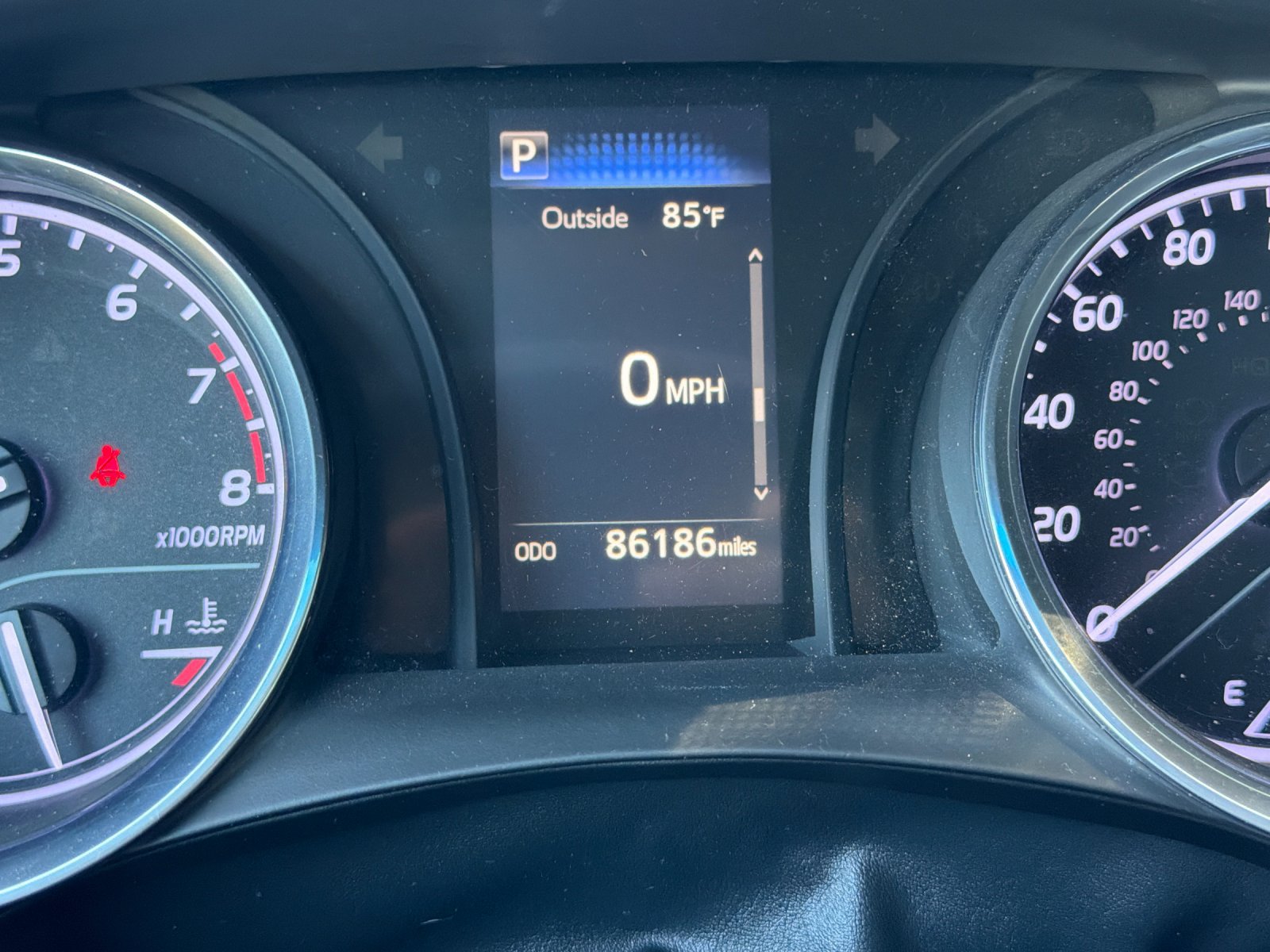 Used 2018 Toyota Camry SE w/ Moonroof Package FWD image 16