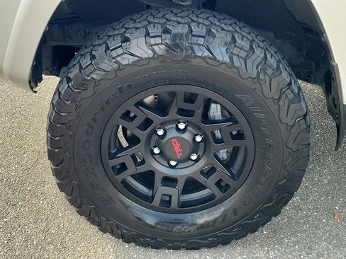 Used 2022 Toyota 4Runner TRD Off-Road Premium w/ Moonroof Package AWD/4WD image 11
