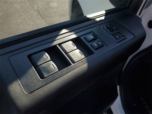 Used 2013 Nissan Titan SV w/ SV Premium Utility Pkg image 21