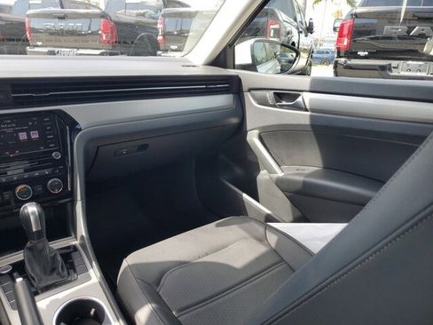 Used 2021 Volkswagen Passat 2.0T SE image 14