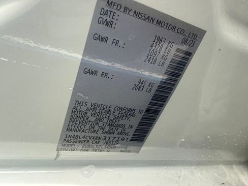 Used 2024 Nissan Altima 2.5 SR FWD image 13